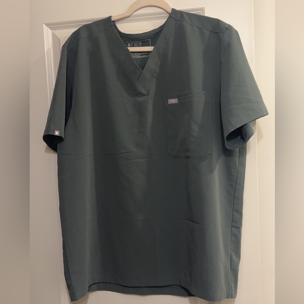 Women’s Figs Scrub top